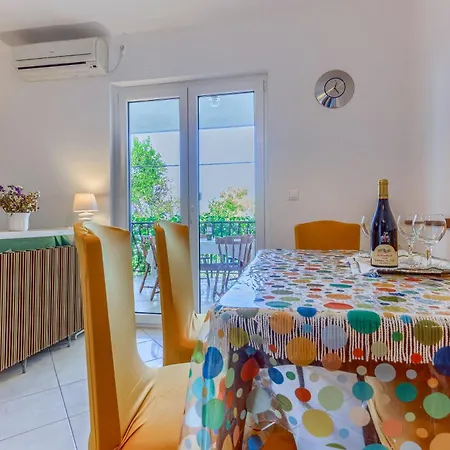 Iskra Apartment