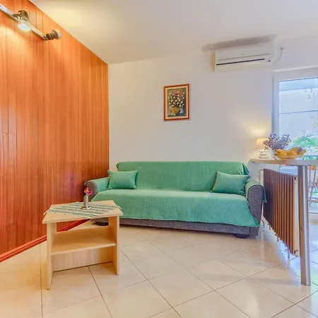 Apartment Iskra Slatine