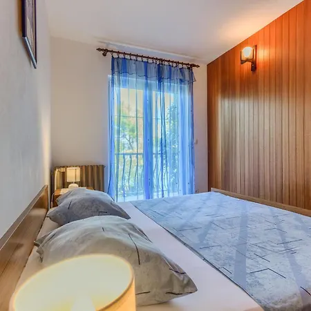 Iskra Apartment *